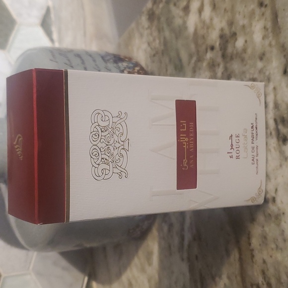 Lattafa - Picture 1 of 5